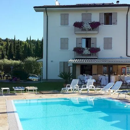Valbella Hotel 2*